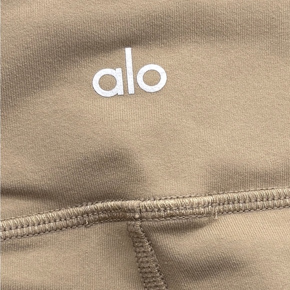 NWOT 🤎 ALO Yoga Taupe Entwine Leggings 28” length size M - Picture 6 of 8